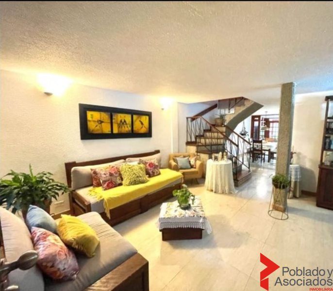 Casa en arriendo o venta Antioquia Envigado San José 311 m2 Habitaciones 5 Baños 4 Garajes 1 Precio venta $1250000000 Precio arriendo $7500000