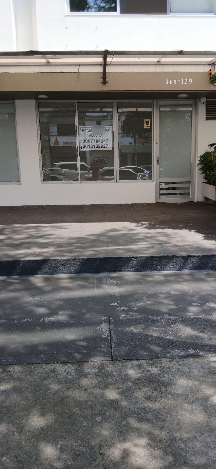 Local en arriendo Valle Del Cauca Cali San Vicente 35 m2 Habitaciones 0 Baños 0 Garajes 1 Precio $952000