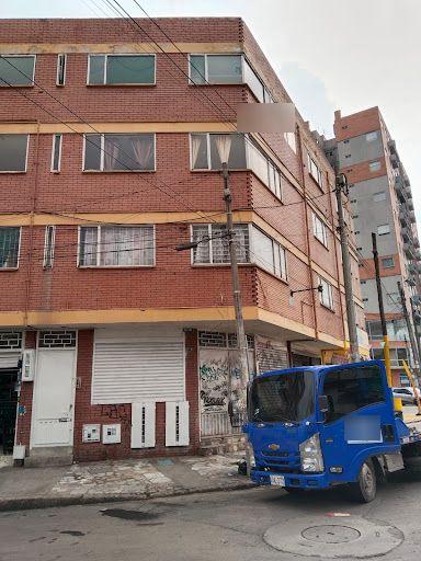 Casa en venta Cundinamarca Bogotá Gustavo Restrepo 600 m2 Habitaciones 14 Baños 19 Garajes 1 Precio $2450000000