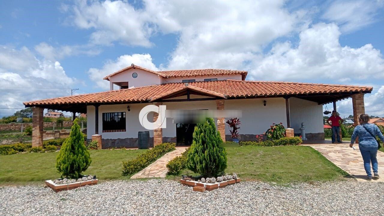 Finca en venta Santander Piedecuesta Ub Bariloche 2878 m2 Habitaciones 5 Baños 6 Garajes 4 Precio $850000000