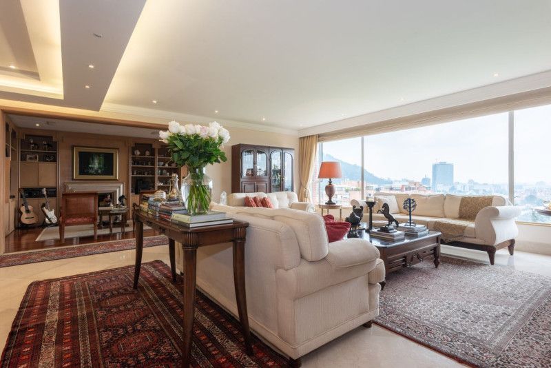 Apartamento en arriendo Cundinamarca Bogotá Cerros De Santa Barbara 404 m2 Habitaciones 4 Baños 5 Garajes 4 Precio $28400000