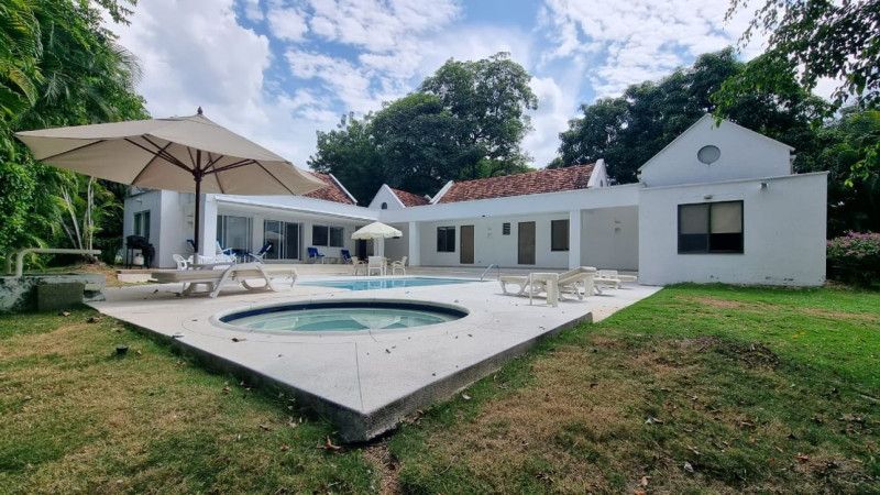 Casa en venta Cundinamarca Ricaurte Ricaurte 220 m2 Habitaciones 4 Baños 3 Garajes 4 Precio $980000000