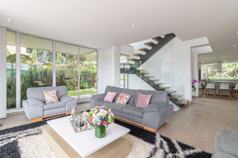 Casa en venta Cundinamarca Bogotá Niza Suba 500 m2 Habitaciones 4 Baños 4 Garajes 7 Precio $4700000000