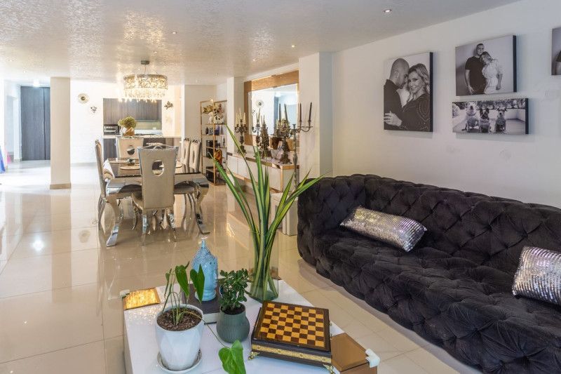 Casa en venta Antioquia Medellín Las Acacias 206 m2 Habitaciones 3 Baños 3 Garajes 2 Precio $2200000000