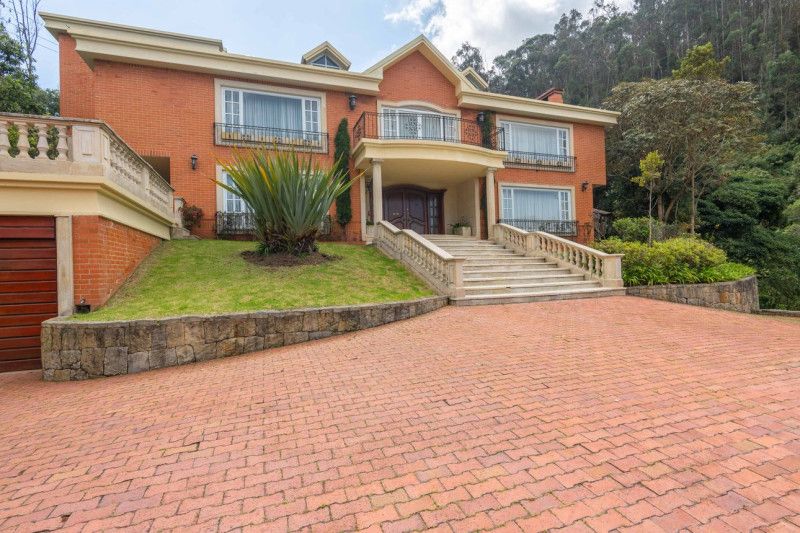 Casa en venta Cundinamarca Bogotá Torca 1200 m2 Habitaciones 4 Baños 8 Garajes 4 Precio $6000000000