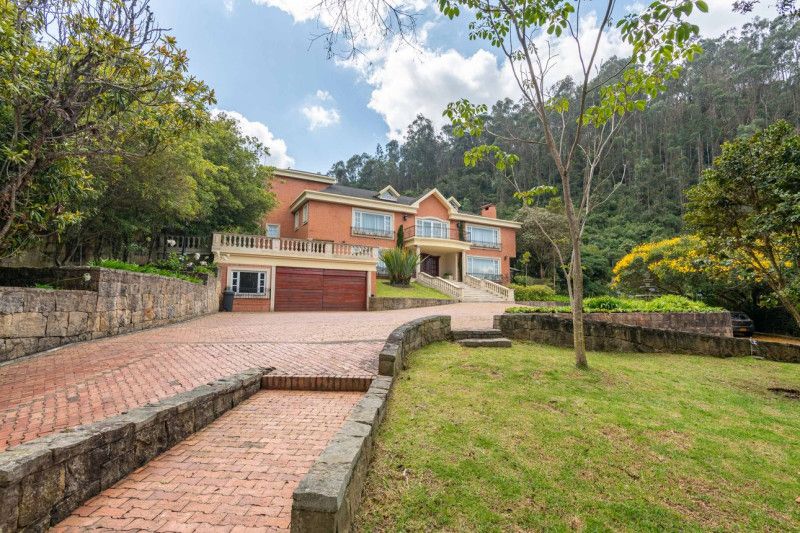 Casa en venta Cundinamarca Bogotá Torca 1200 m2 Habitaciones 4 Baños 8 Garajes 4 Precio $6000000000