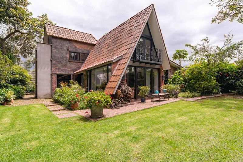 Casa en venta Cundinamarca Cota Cota 406 m2 Habitaciones 4 Baños 6 Garajes 5 Precio $1900000000