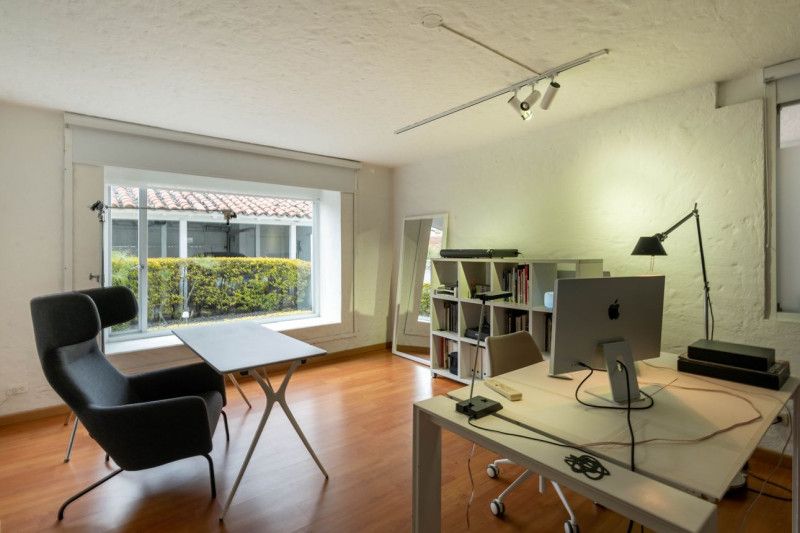 Casa en venta Cundinamarca Bogotá Santa Barbara Central 270 m2 Habitaciones 4 Baños 4 Garajes 2 Precio $1850000000
