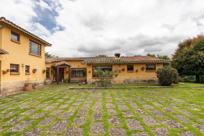 Casa en venta Cundinamarca Tenjo Tenjo 373 m2 Habitaciones 3 Baños 3 Garajes 5 Precio $3500000000