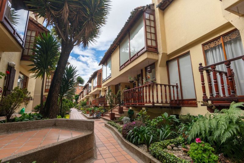 Casa en venta Cundinamarca Bogotá Prados De La Calleja 181 m2 Habitaciones 4 Baños 4 Garajes 2 Precio $920000000