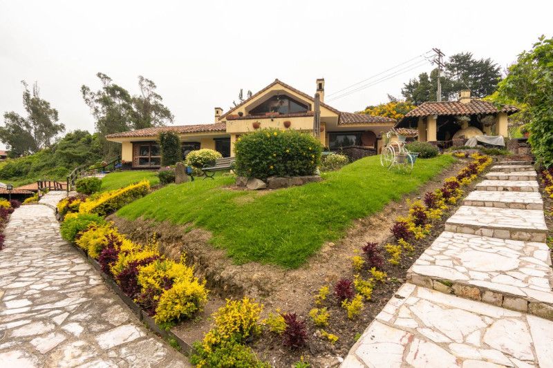 Casa en venta Cundinamarca La Calera La Calera 581 m2 Habitaciones 3 Baños 3 Garajes 4 Precio $3608000000