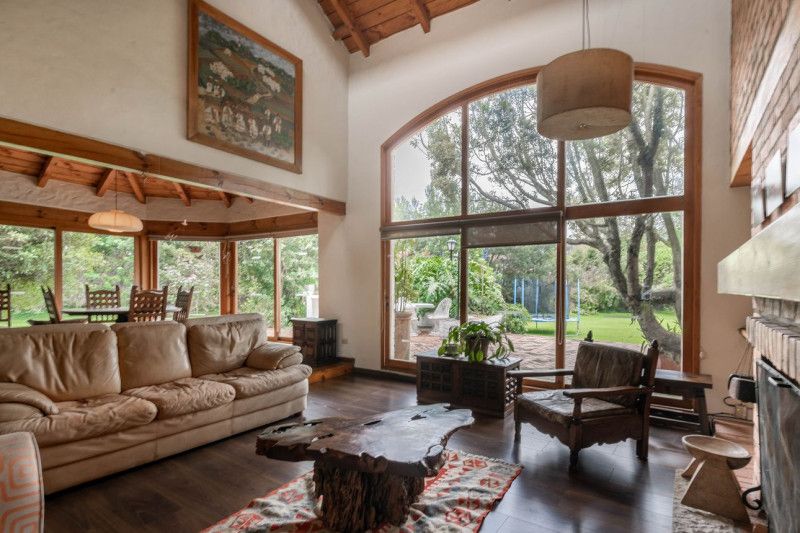 Casa en venta Cundinamarca Chía Chia 320 m2 Habitaciones 3 Baños 5 Garajes 3 Precio $2190000000