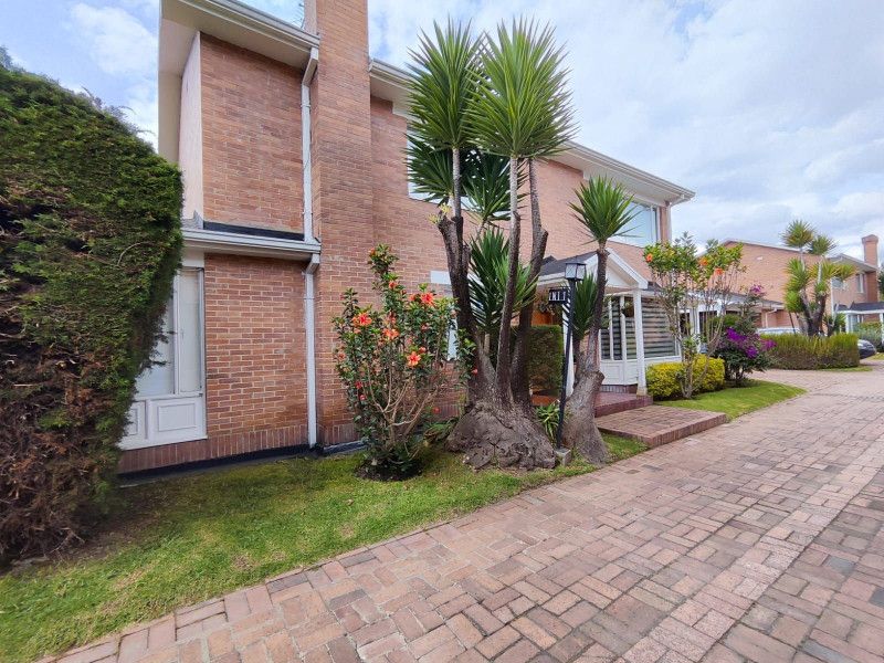 Casa en venta Cundinamarca Bogotá San José De Bavaria 275 m2 Habitaciones 4 Baños 3 Garajes 4 Precio $1700000000