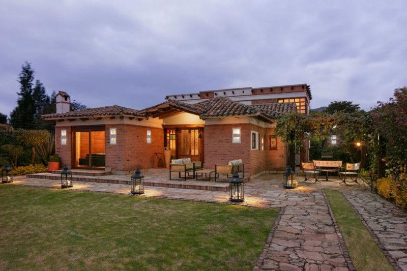 Casa en venta Cundinamarca Chía Br Hacienda Girasoles 300 m2 Habitaciones 3 Baños 3 Garajes 10 Precio $2300000000