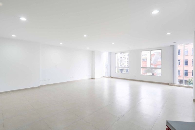 Oficina en venta Cundinamarca Bogotá Puente Largo 55 m2 Habitaciones 0 Baños 0 Garajes 1 Precio $385000000