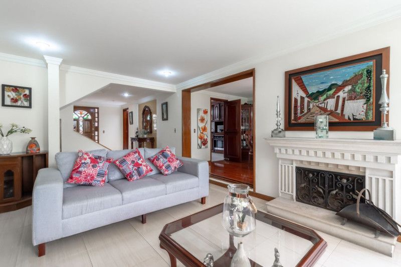 Casa en venta Cundinamarca Bogotá Niza Suba 247 m2 Habitaciones 4 Baños 5 Garajes 4 Precio $1400000000