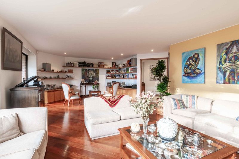 Apartamento en venta Cundinamarca Bogotá Sierras Del Moral 269 m2 Habitaciones 3 Baños 4 Garajes 2 Precio $1800000000