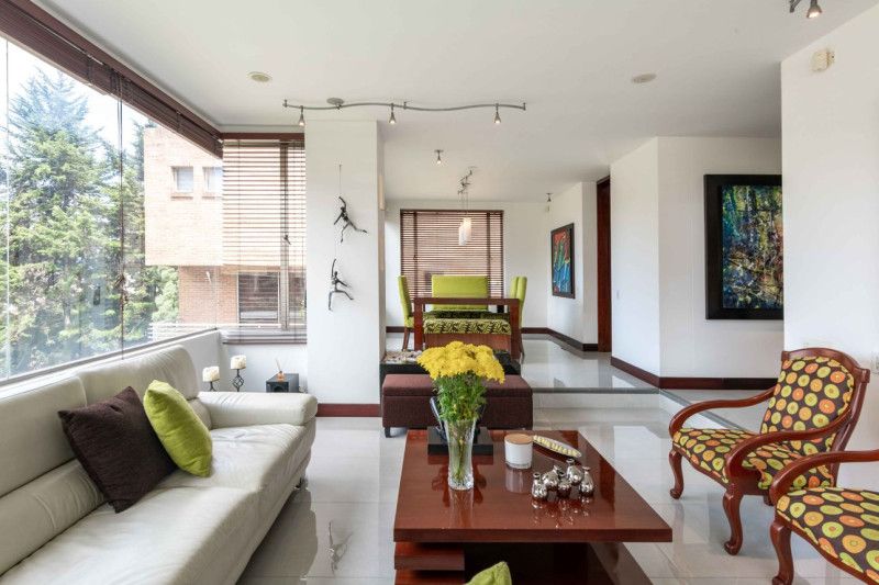 Casa en venta Cundinamarca Bogotá Suba Naranjos 269 m2 Habitaciones 4 Baños 4 Garajes 2 Precio $1550000000