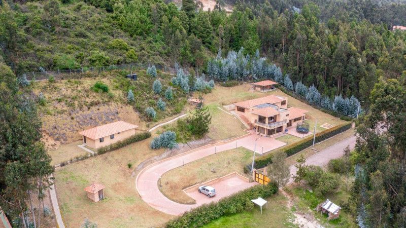 Casa en venta Cundinamarca Tocancipá Tocancipá 520 m2 Habitaciones 4 Baños 6 Garajes 10 Precio $2850000000