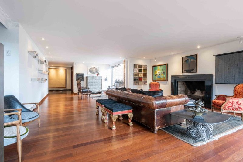 Apartamento en venta Cundinamarca Bogotá Los Rosales 525 m2 Habitaciones 4 Baños 5 Garajes 5 Precio $4950000000