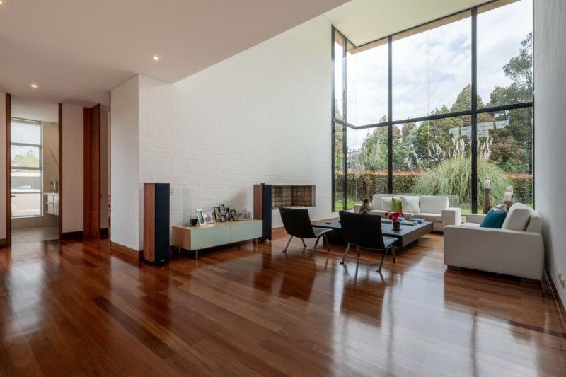 Casa en venta Cundinamarca Bogotá Casa Blanca 375 m2 Habitaciones 3 Baños 3 Garajes 4 Precio $2500000000