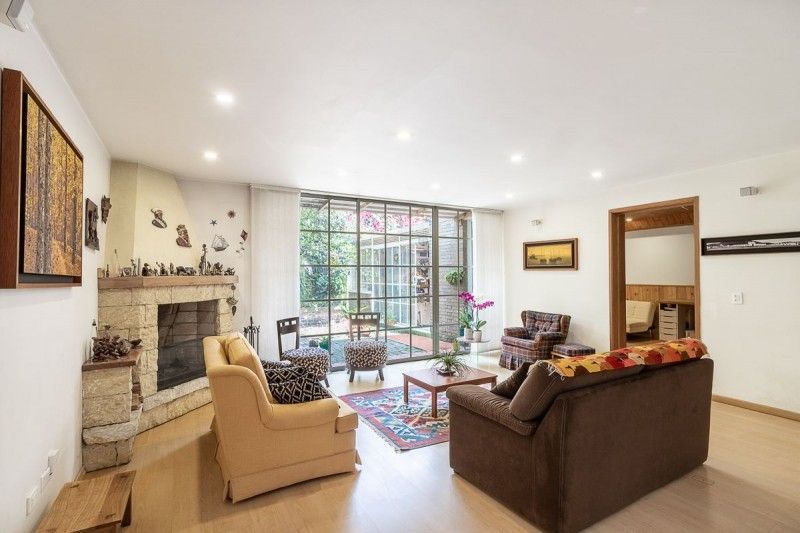 Casa en venta Cundinamarca Bogotá Niza 252 m2 Habitaciones 4 Baños 3 Garajes 6 Precio $1400000000