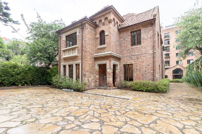 Casa en venta Cundinamarca Bogotá El Nogal 462 m2 Habitaciones 12 Baños 12 Garajes 9 Precio $7500000000