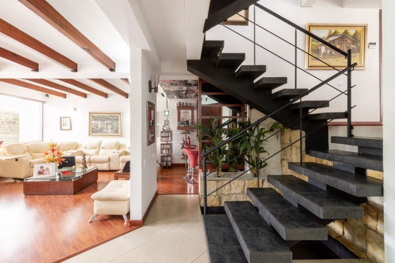 Casa en arriendo Cundinamarca Bogotá Bosque De Pinos 239 m2 Habitaciones 4 Baños 6 Garajes 2 Precio $13400000