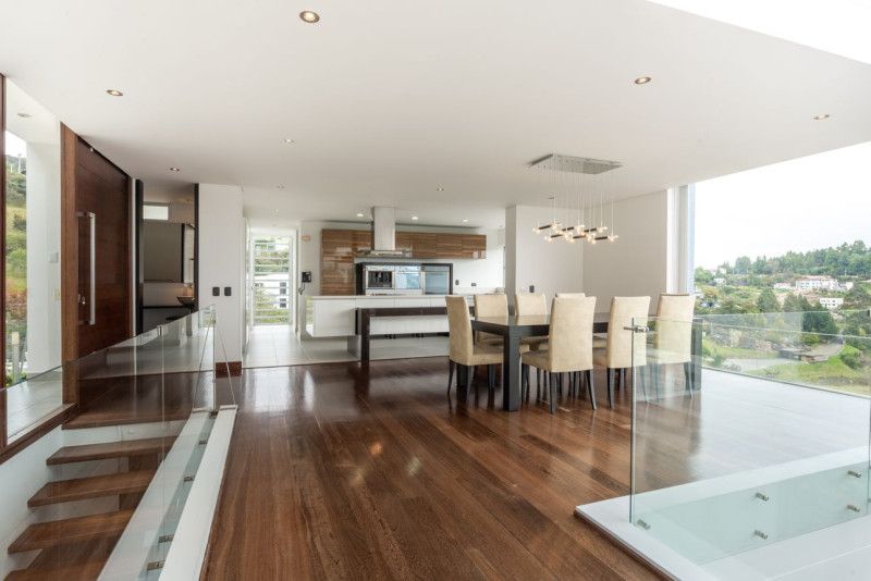 Casa en venta Cundinamarca La Calera La Calera 400 m2 Habitaciones 3 Baños 6 Garajes 4 Precio $3800000000