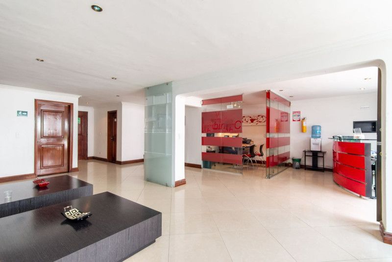 Casa en venta Cundinamarca Bogotá Molinos Norte 400 m2 Habitaciones 6 Baños 6 Garajes 4 Precio $2400000000