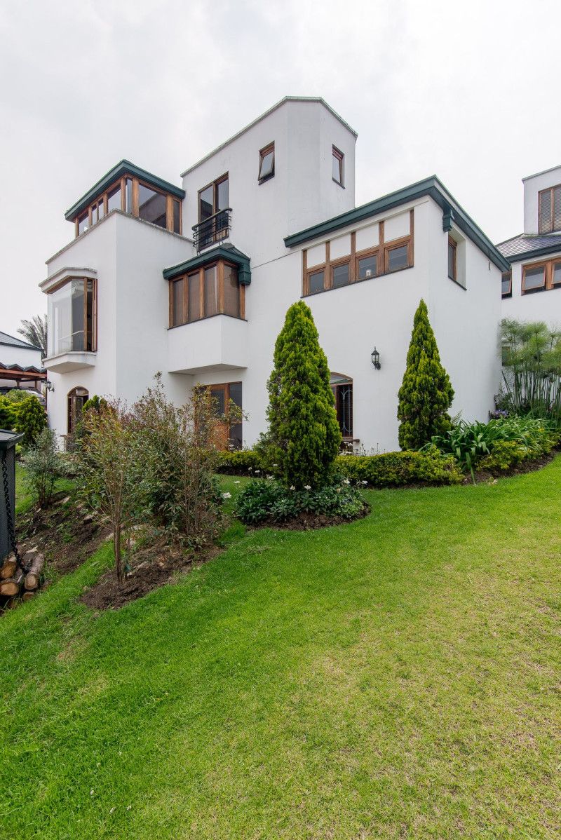 Casa en venta Cundinamarca Bogotá Iberia 240 m2 Habitaciones 3 Baños 5 Garajes 2 Precio $1300000000