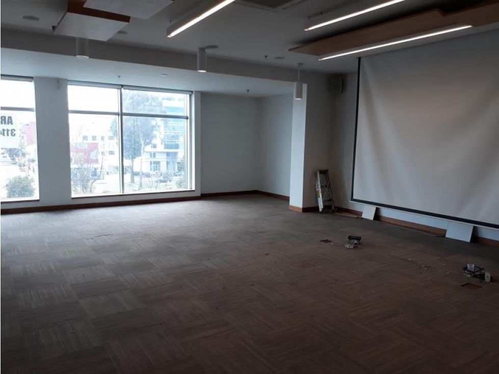 Oficina en arriendo Cundinamarca Bogotá Santa Barbara Occidental 347 m2 Habitaciones 0 Baños 8 Garajes 9 Precio $38578665