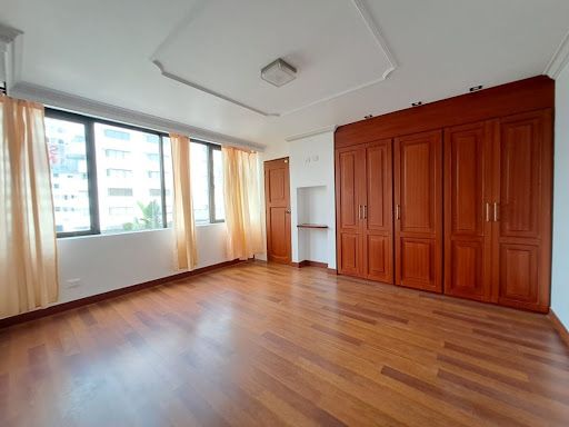 Apartamento en venta Risaralda Pereira Sector Galeria Central 65 m2 Habitaciones 2 Baños 2 Garajes 1 Precio $280000000