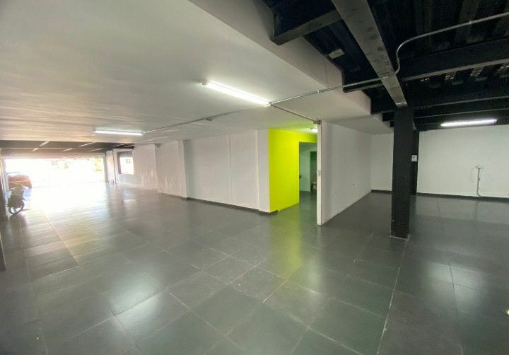 Local en arriendo Valle Del Cauca Cali Urbanización Ciudad Jardín 220 m2 Habitaciones 0 Baños 2 Garajes 4 Precio $9000000