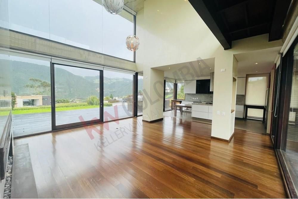 Casa en venta Cundinamarca La Calera La Calera 2137 m2 Habitaciones 4 Baños 13 Garajes 2 Precio $2400000000