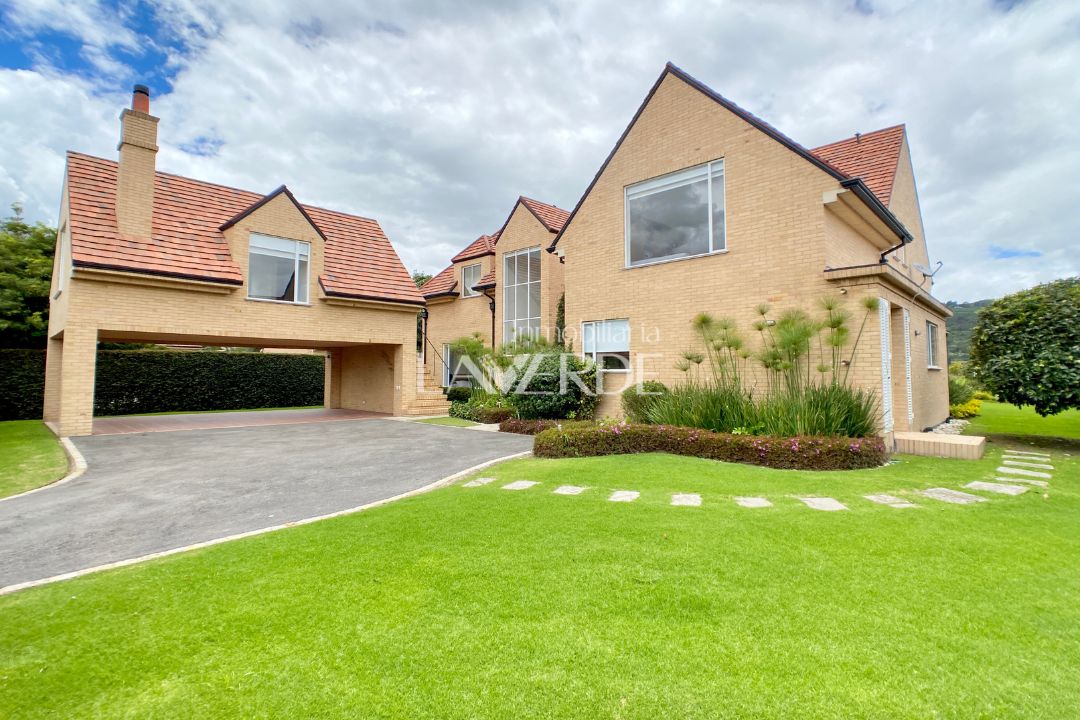 Casa en venta Cundinamarca Chía Cr Santa Ana De Chia 500 m2 Habitaciones 4 Baños 8 Garajes 3 Precio $3550000000