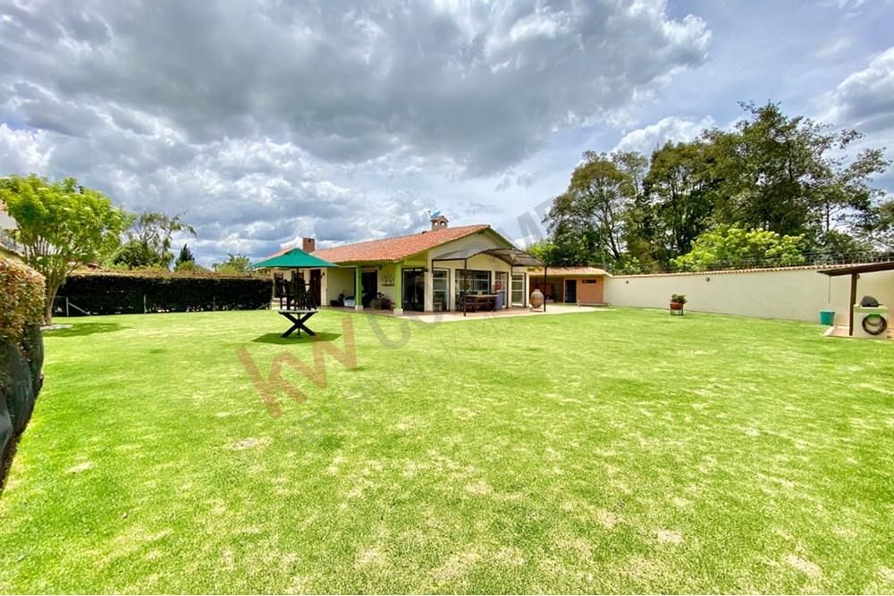 Casa en venta Cundinamarca Cajicá Vda Canelon 702 m2 Habitaciones 3 Baños 2 Garajes 2 Precio $1200000000