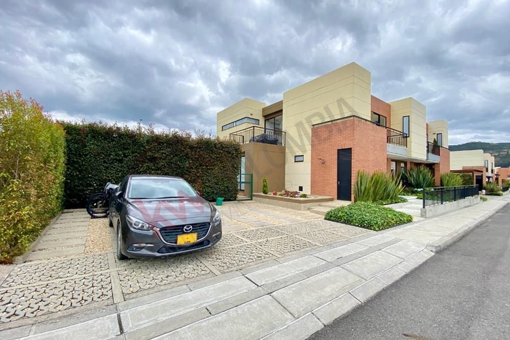 Casa en venta Cundinamarca Cajicá Tocarinda 340 m2 Habitaciones 3 Baños 6 Garajes 2 Precio $1650000000