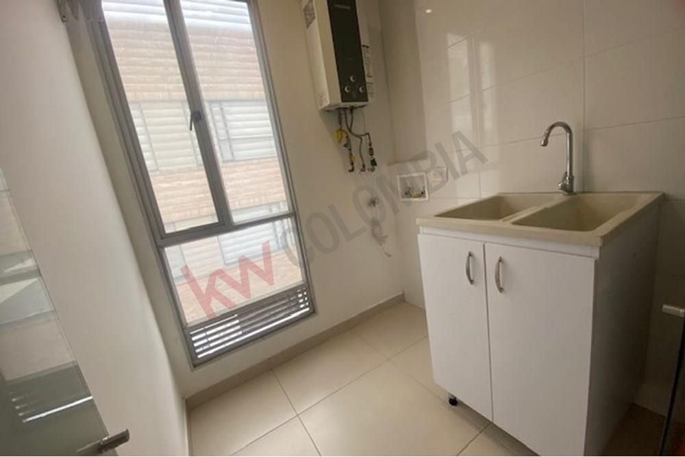 Apartamento en venta Cundinamarca Bogotá Santa Barbara Occidental - Edif Baalbak 8 80 m2 Habitaciones 3 Baños 2 Garajes 1 Precio $650000000