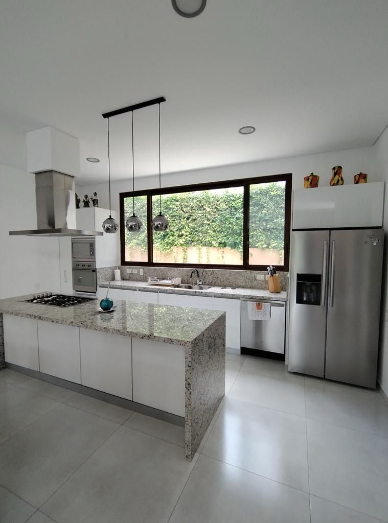 Casa en venta Cundinamarca Girardot Miraflores 900 m2 Habitaciones 4 Baños 8 Garajes 2 Precio $1950000000