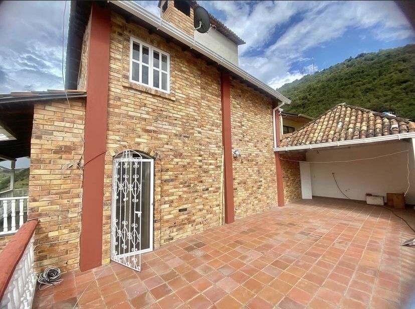 Casa en venta Cundinamarca La Calera El Manantial 218 m2 Habitaciones 4 Baños 5 Garajes 1 Precio $1450000000