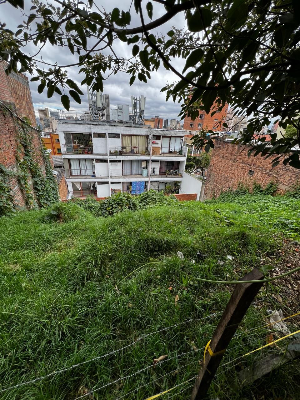 Lote en venta Cundinamarca Bogotá Bello Horizonte 240 m2 Habitaciones 0 Baños 10 Garajes 2 Precio $910000000