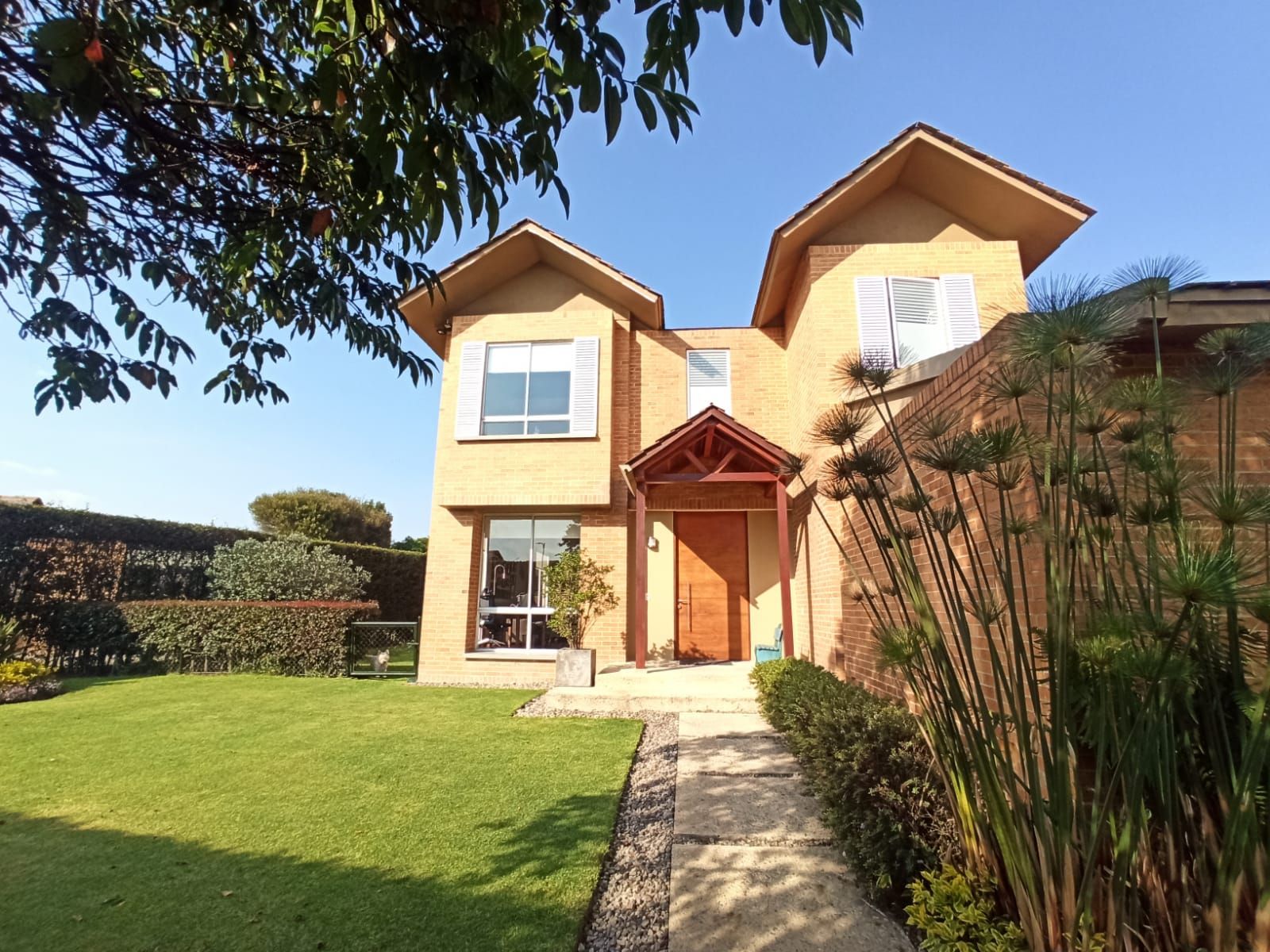 Casa en venta Cundinamarca Chía Cr Hacienda Fontanar Guayacan 234 m2 Habitaciones 3 Baños 5 Garajes 2 Precio $1780000000