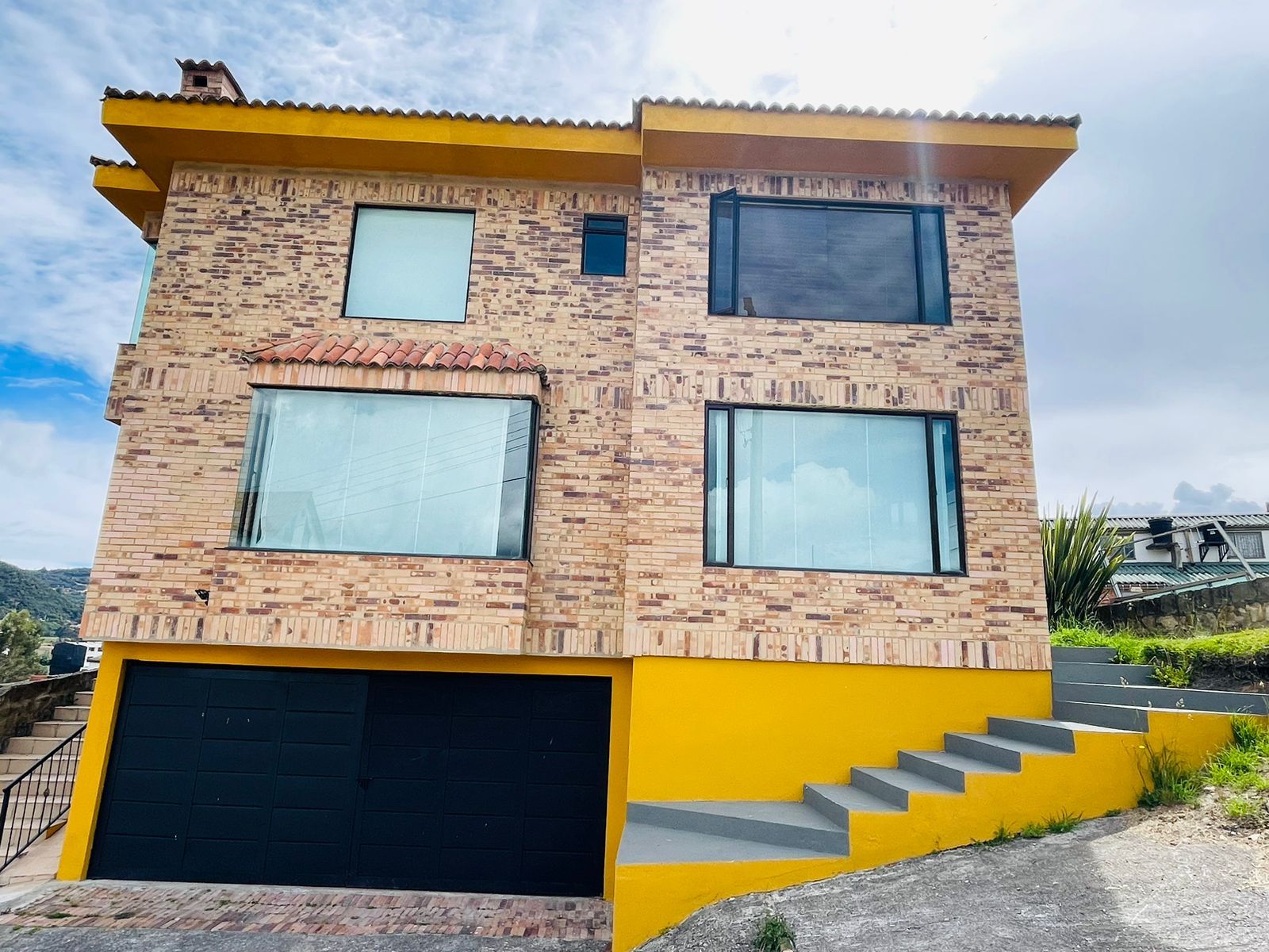 Casa en venta Cundinamarca La Calera La Cañada 400 m2 Habitaciones 3 Baños 4 Garajes 2 Precio $1550000000