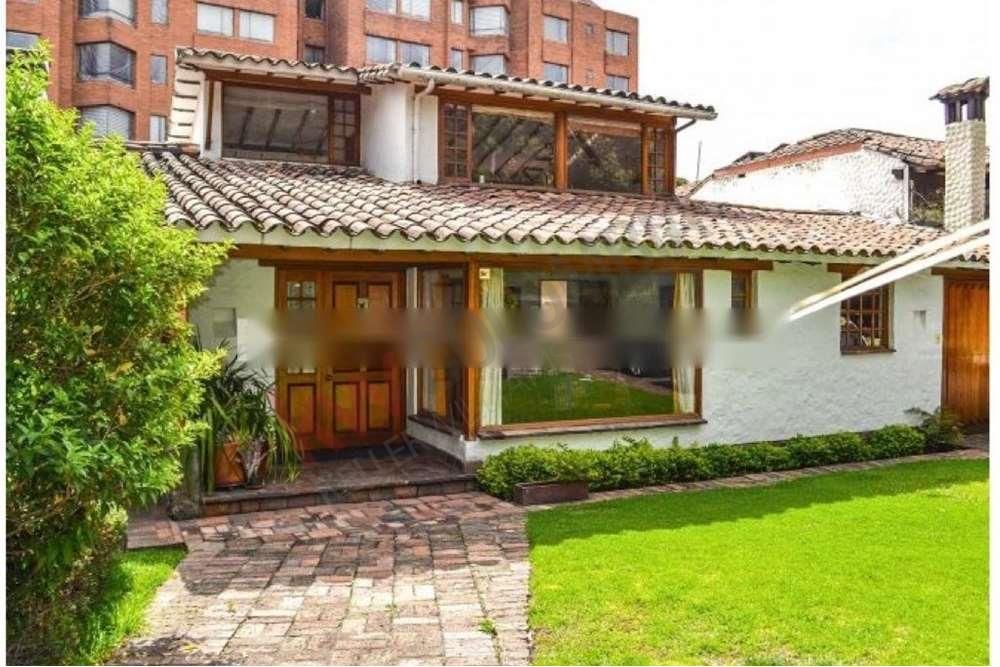 Casa en venta Cundinamarca Bogotá Niza Suba 350 m2 Habitaciones 5 Baños 4 Garajes 1 Precio $2500000000