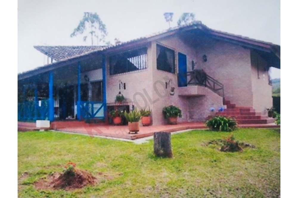 Finca en venta Valle Del Cauca Yumbo Yumbo 300 m2 Habitaciones 5 Baños 4 Garajes 2 Precio $650000000