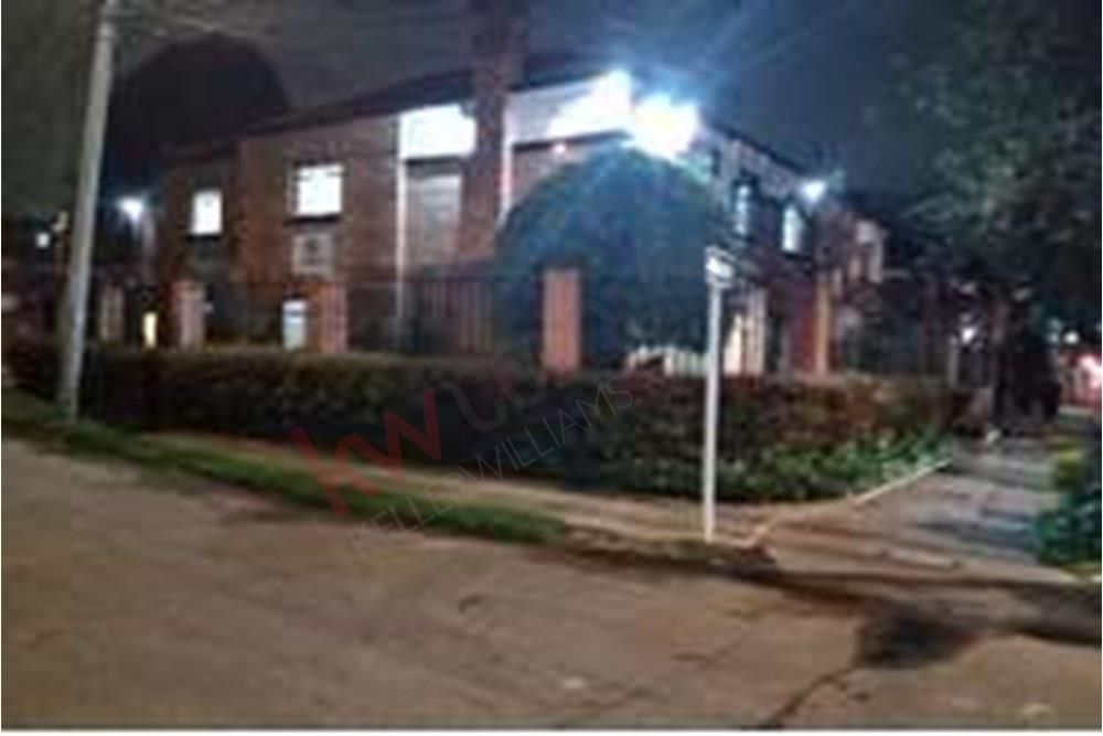 Casa en venta Cundinamarca Bogotá Quinta Camacho 377 m2 Habitaciones 5 Baños 6 Garajes 1 Precio $2850000000