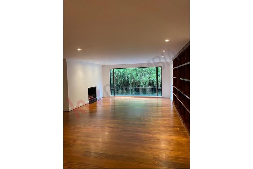 Apartamento en venta Cundinamarca Bogotá Los Rosales 147 m2 Habitaciones 2 Baños 3 Garajes 1 Precio $1260000000