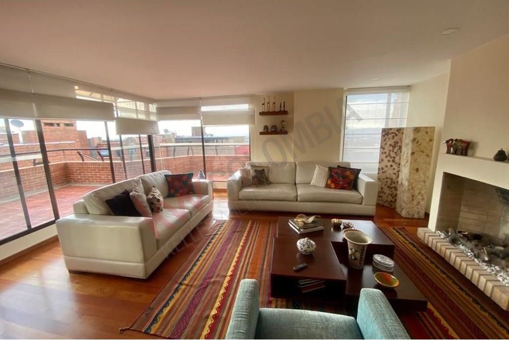 Apartamento en venta Cundinamarca Bogotá Los Rosales 327 m2 Habitaciones 4 Baños 6 Garajes 3 Precio $2100000000