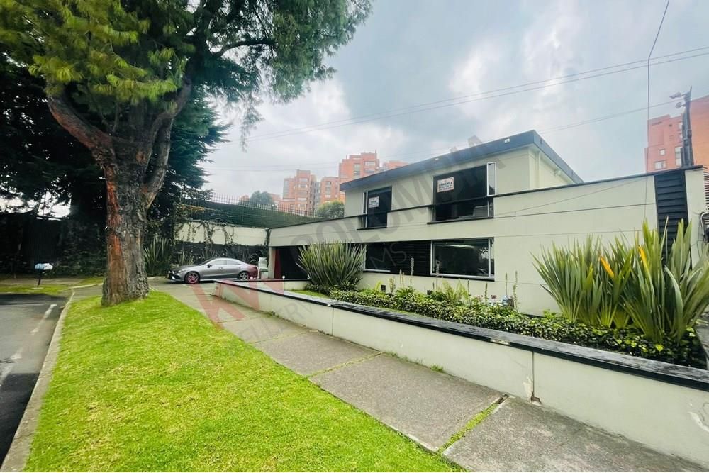 Casa en venta Cundinamarca Bogotá Prados De La Calleja 845 m2 Habitaciones 5 Baños 6 Garajes 2 Precio $6000000000